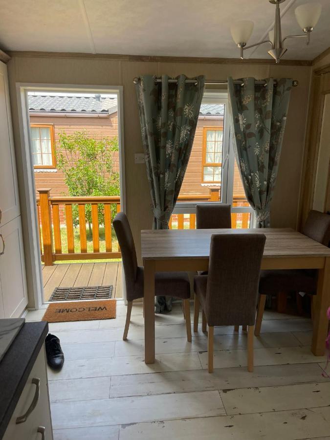 Fern Lodge With Hot Tub Stonham Aspall المظهر الخارجي الصورة