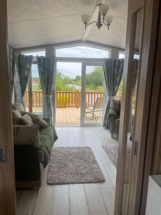 Fern Lodge With Hot Tub Stonham Aspall المظهر الخارجي الصورة