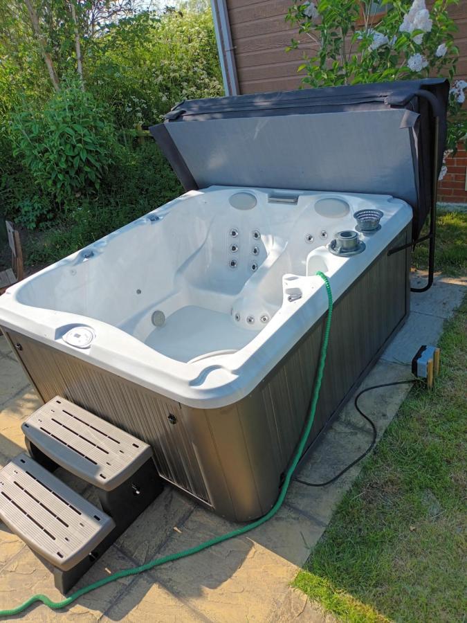 Fern Lodge With Hot Tub Stonham Aspall المظهر الخارجي الصورة